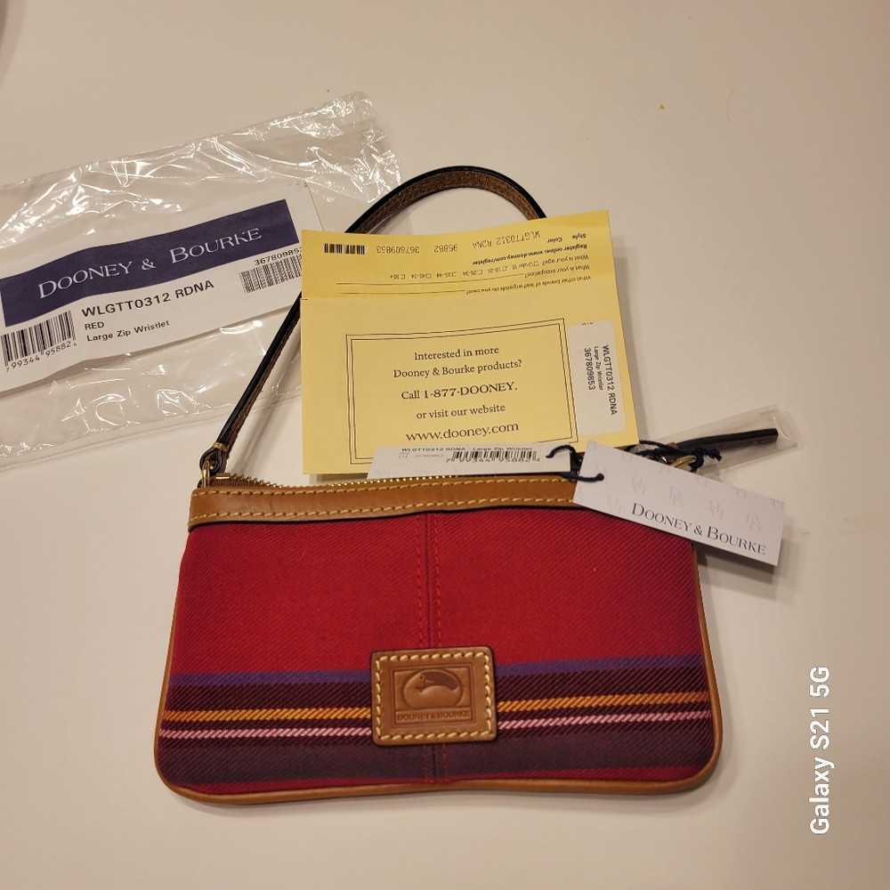 Dooney Bourke large Red zip wristlet. New with tags - Picture 1 of 4